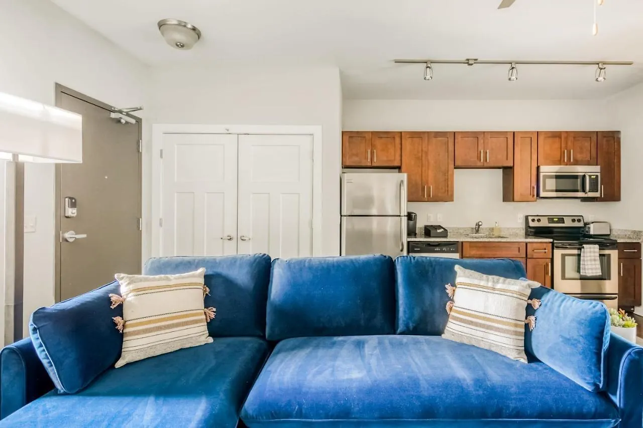 Cozysuites Musicrow Classy 1Br W Free Parking 09 Nashville Apartment